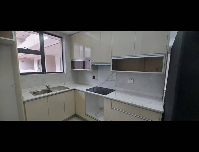 2 BEDROOM APARTMENT FOR SALE IN UMHLANGA RIDGE